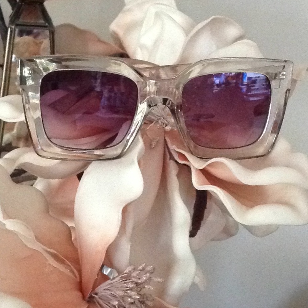 ☸️Anita's Passions - Clear Frame / Tint Sunglasses